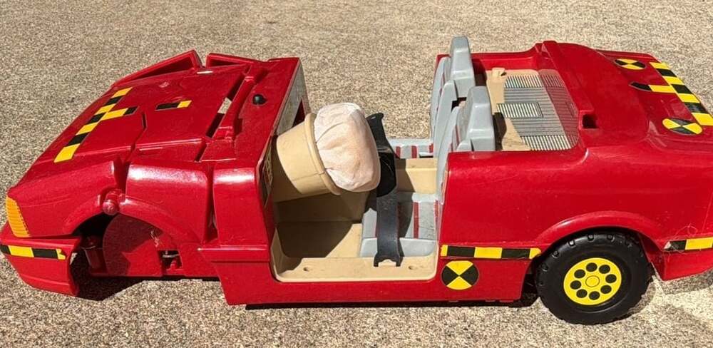 Tyco The Incredible Crash Test Dummies Crash Car Toy
No front tires!